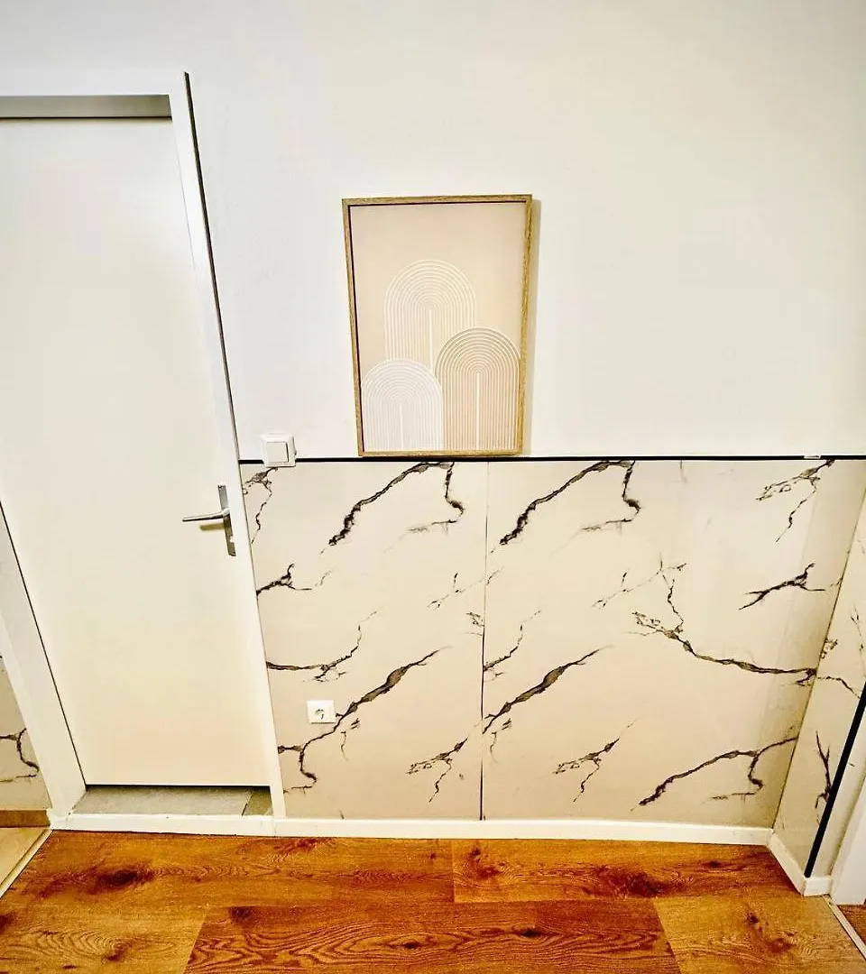 Cozy Apartment In Maerzstrasse Area Mz37