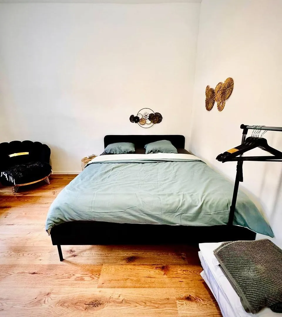 Cozy Apartment In Maerzstrasse Area Mz37