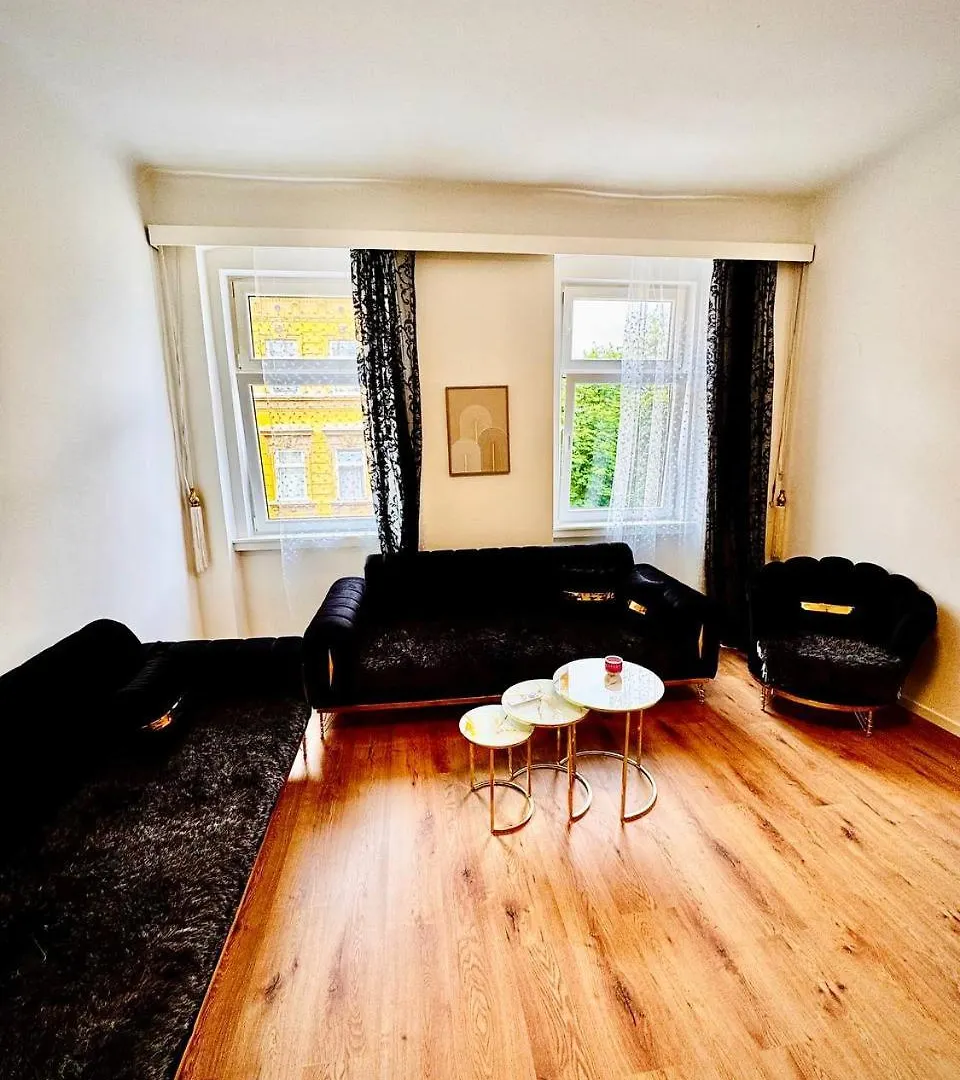 Cozy Apartment In Maerzstrasse Area Mz37