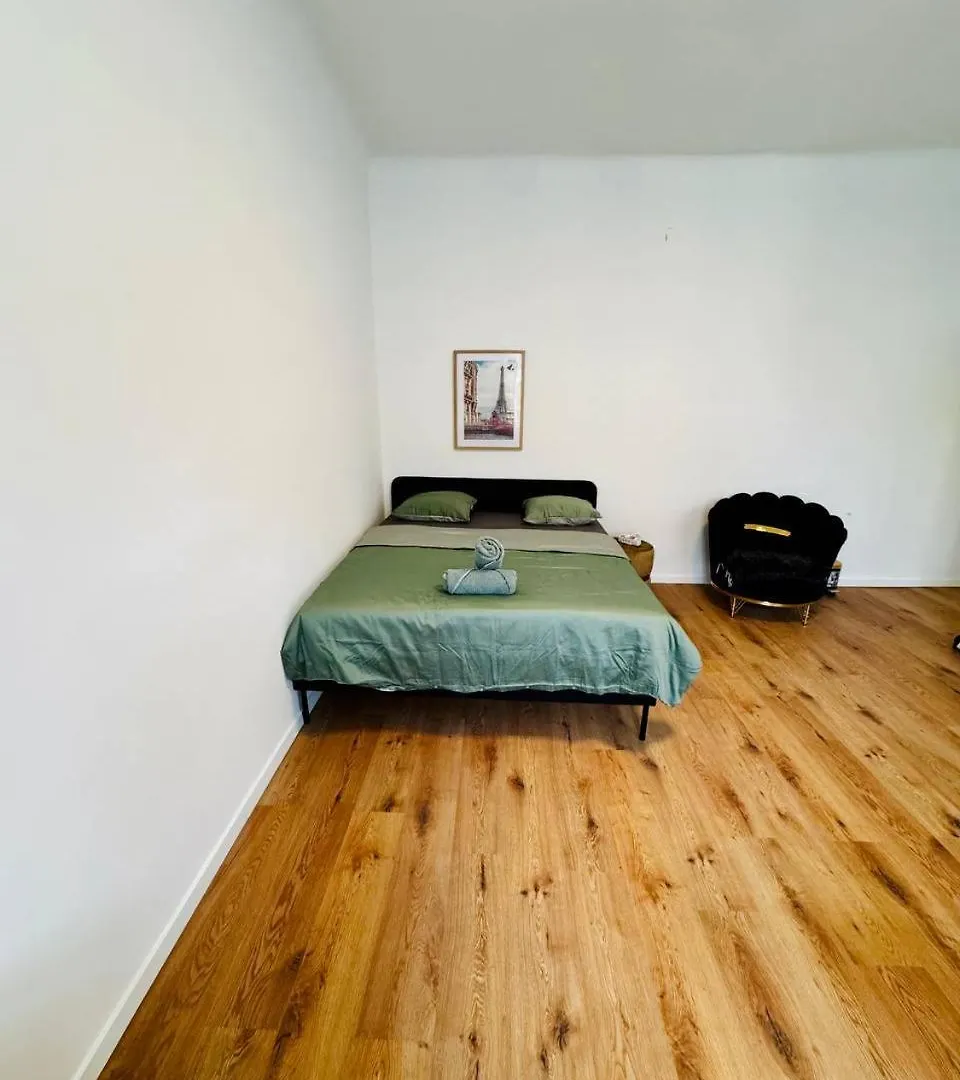 Cozy Apartment In Maerzstrasse Area Mz37 0*, Vienna