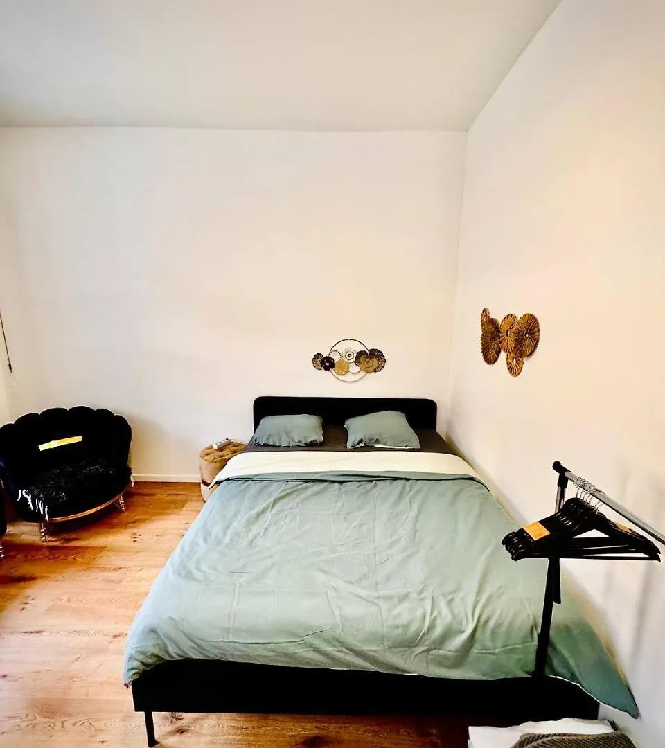 Cozy Apartment In Maerzstrasse Area Mz37