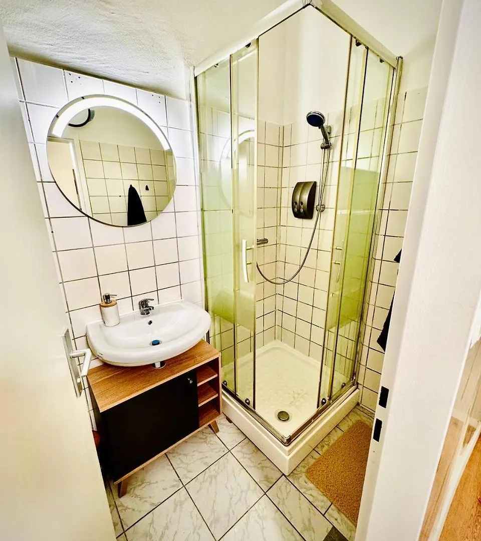 Cozy Apartment In Maerzstrasse Area Mz37