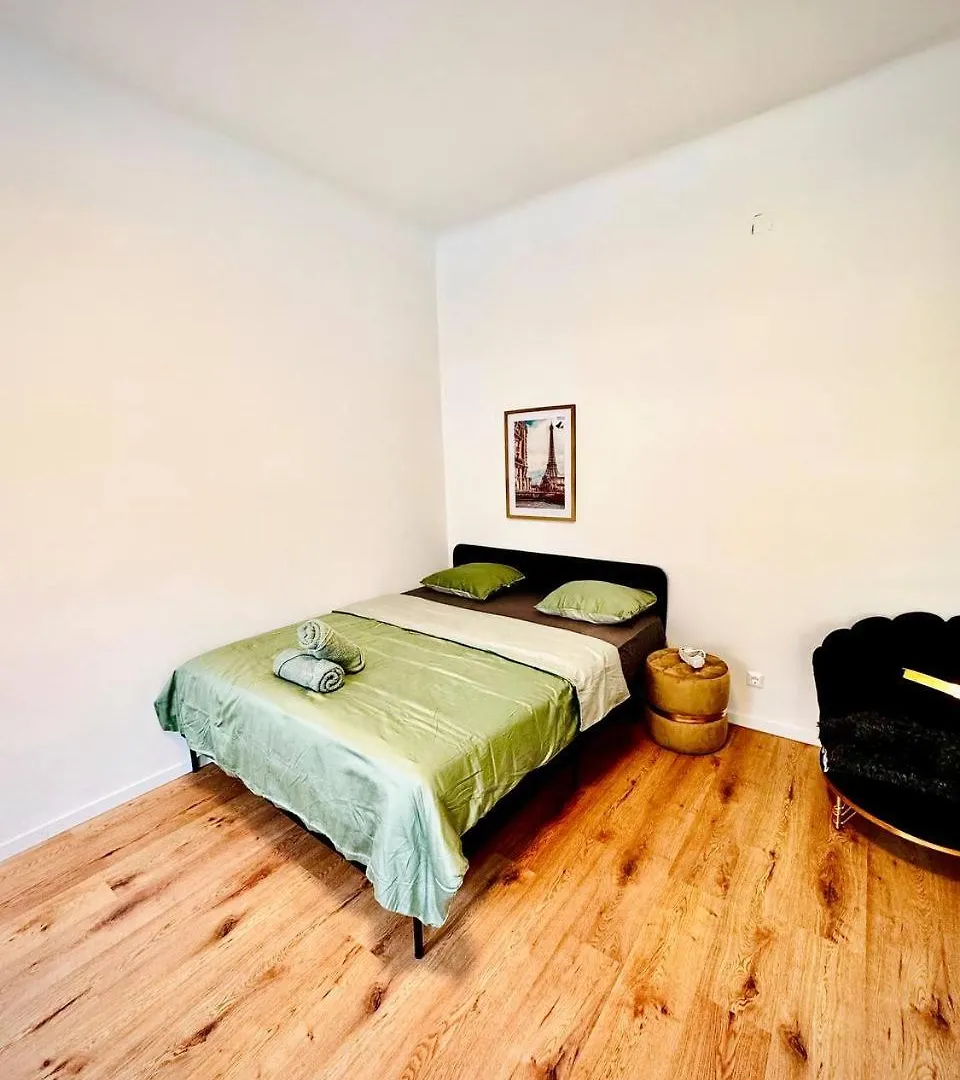 Cozy Apartment In Maerzstrasse Area Mz37