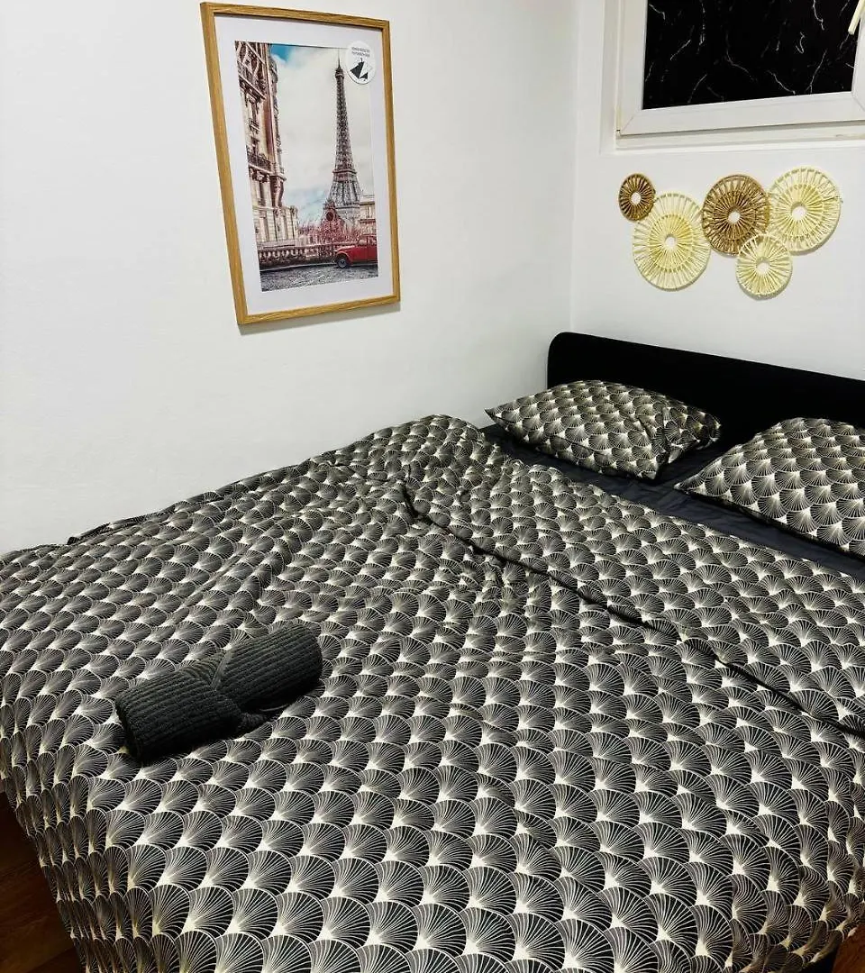 Cozy Apartment In Maerzstrasse Area Mz37
