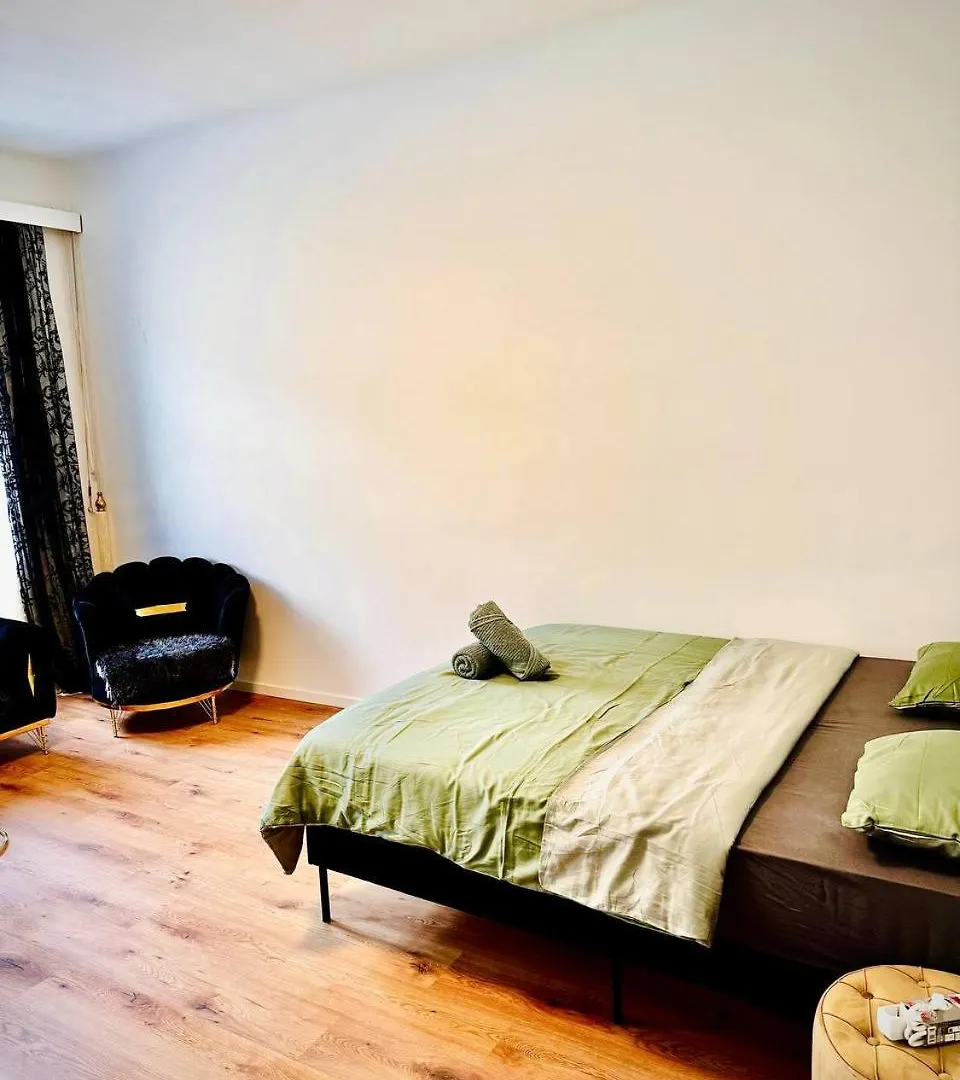 Cozy Apartment In Maerzstrasse Area Mz37